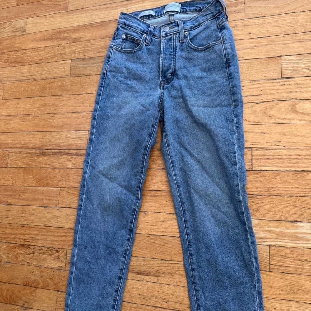 Universal Thread Mid Rise 90s Slim Jeans Medium Wash Blue Size 2